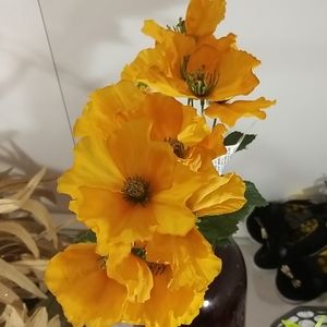2 sprigs of orange floral petals bouquet